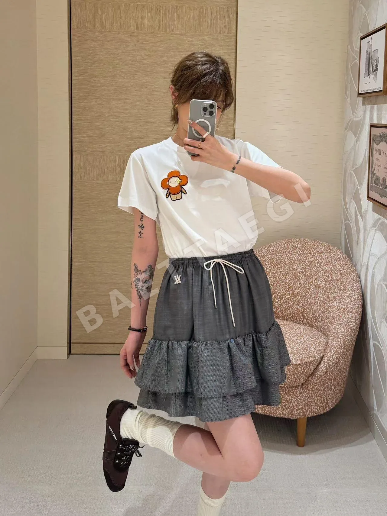 루이비통 칫솔 자수 크루넥 반팔 티셔츠 상세 이미지 2