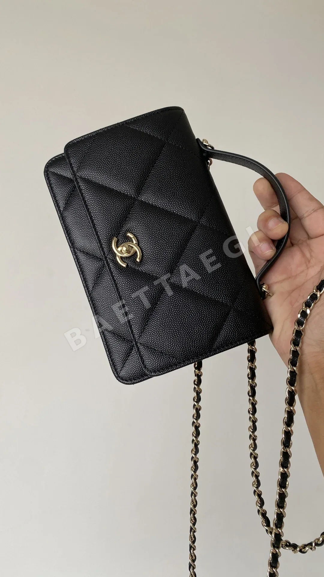 샤넬 WOC 다이아몬드 패턴 블랙 숄더백 35837