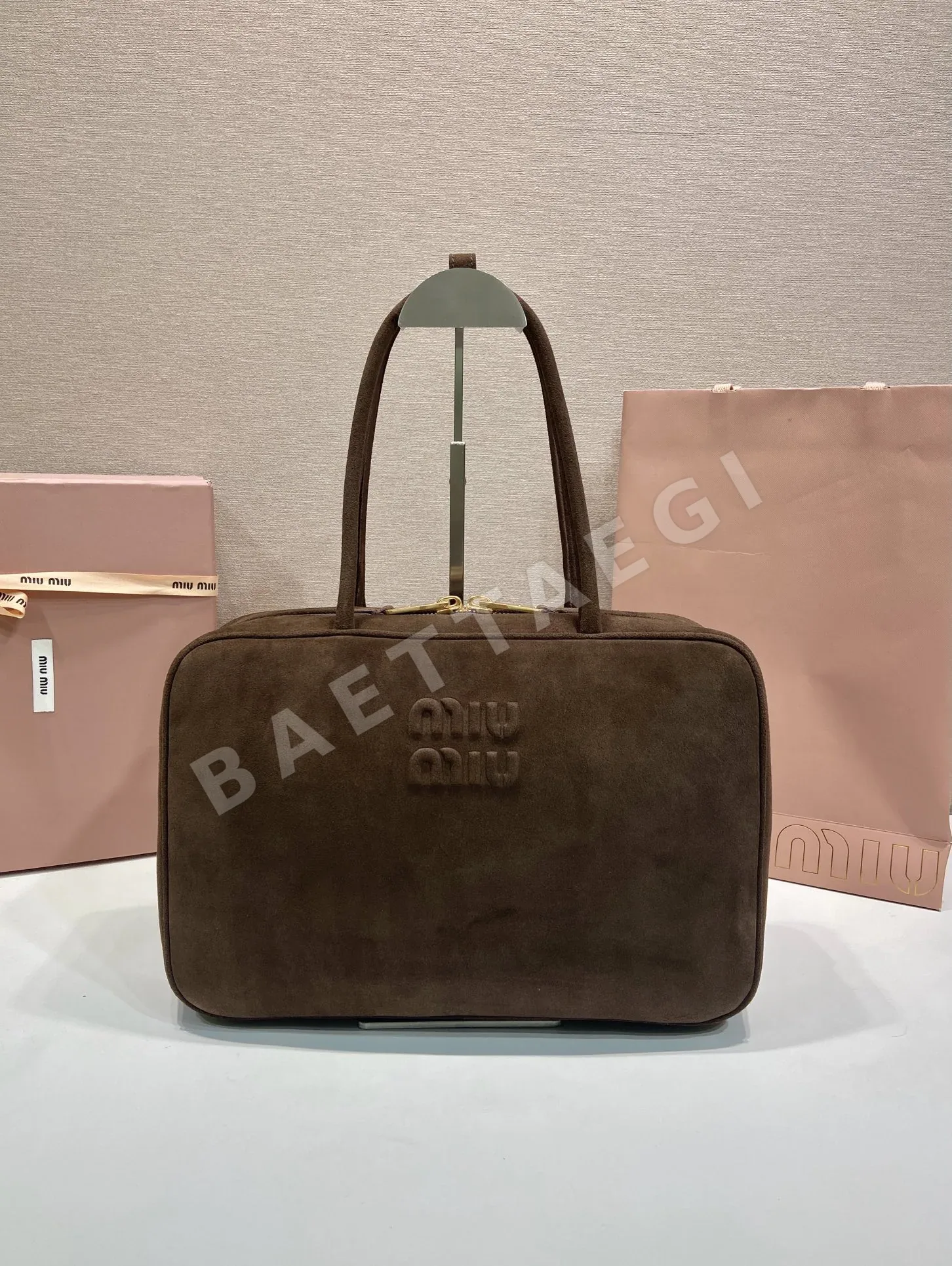 미우미우 스웨이드 브리프케이스 가방 5BB117