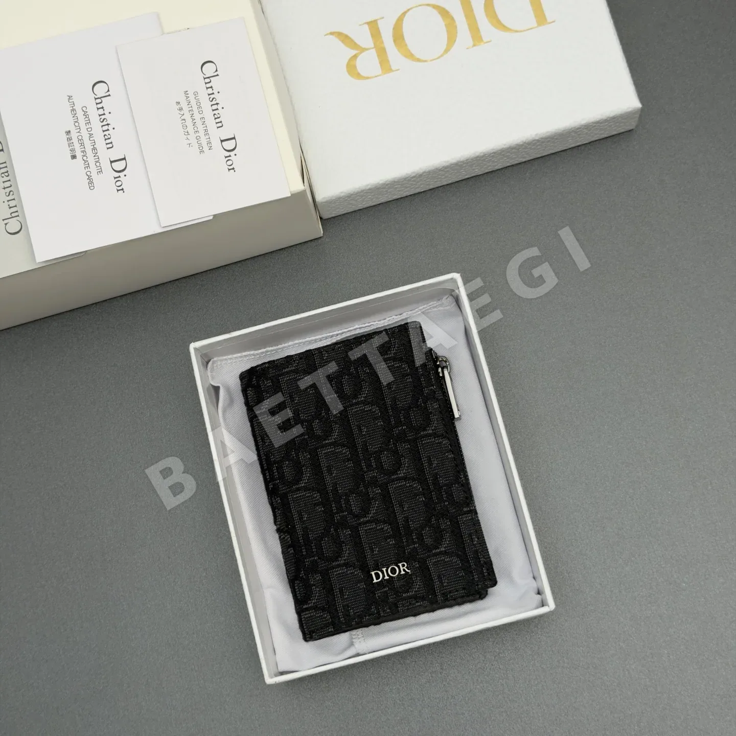 디올 블랙 그레인 카우하이드 이중 접이식 지갑 상세 이미지 9