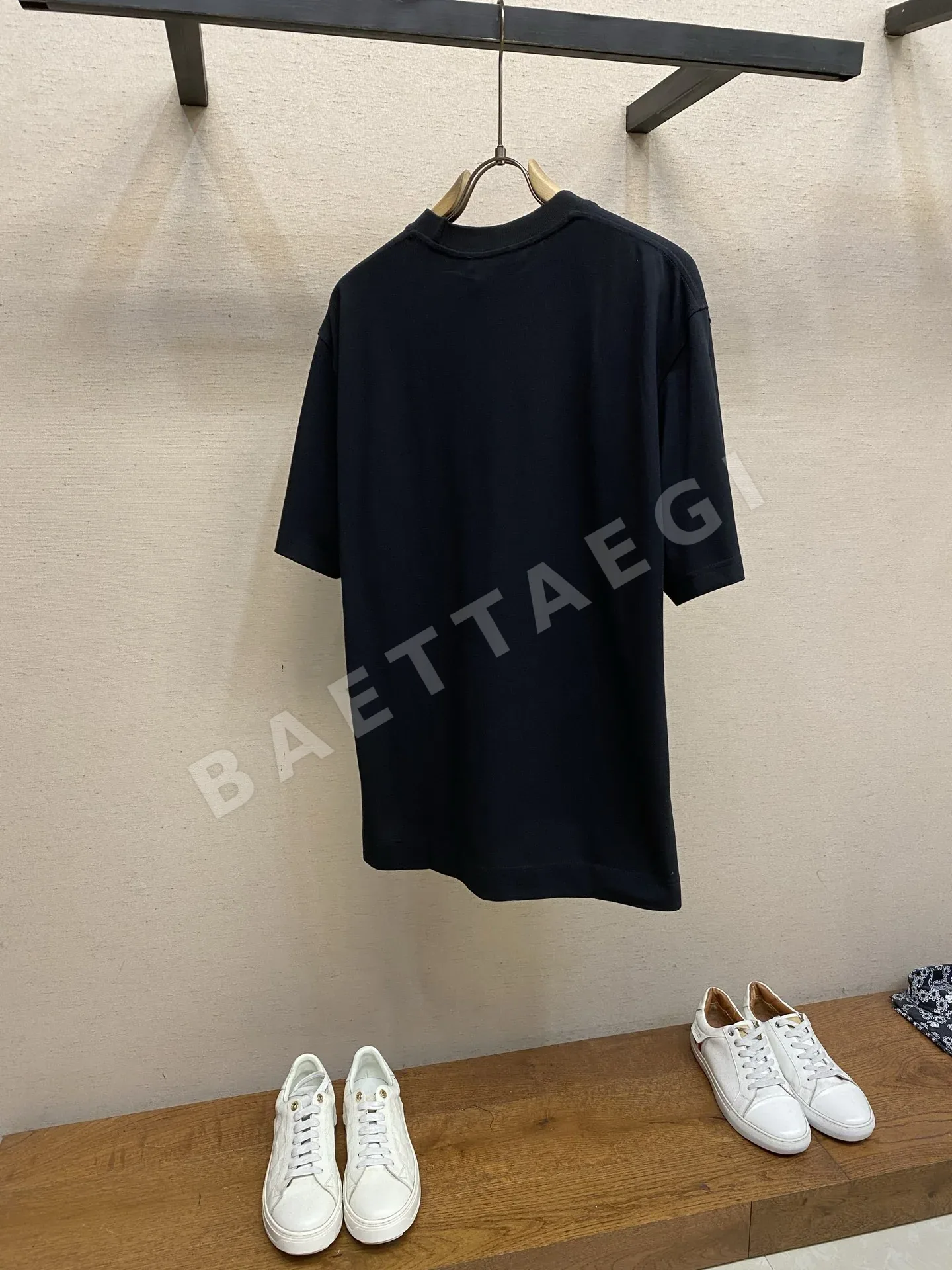아크네스튜디오 자수 로고 크루넥 반팔 티셔츠 상세 이미지 2