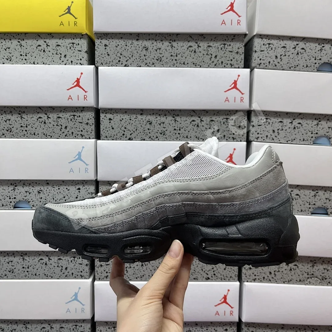 나이키 [KZ2.0] 에어 맥스 95 SB 그레이 블랙 브라운 HF7545-002 201166 Nike Air Max 95 SB Cacao 상세 이미지 2