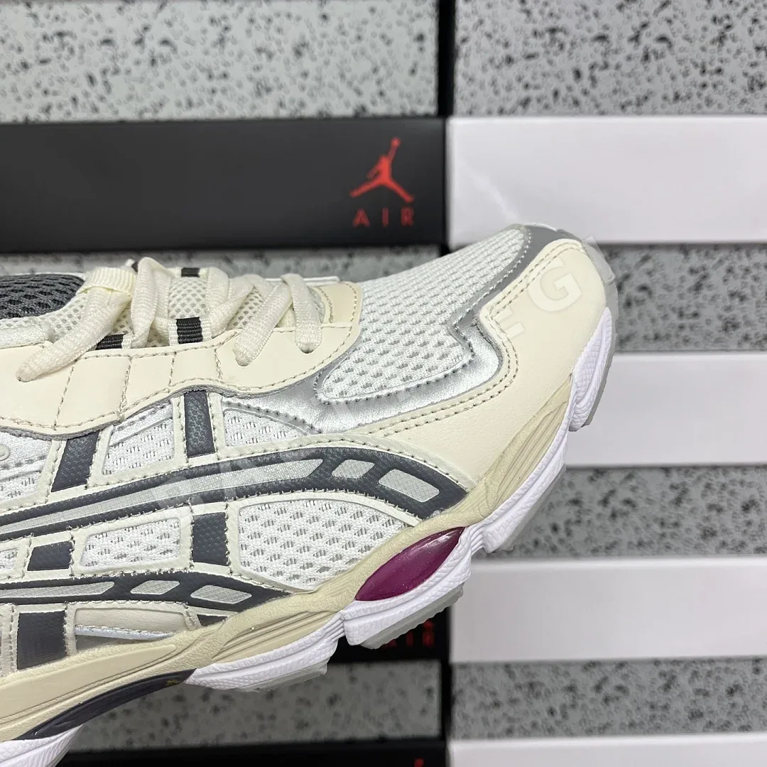 아식스 [M] 젤 NYC 2055 1203A524-101 200495 Asics Gel-NYC 2055 Cream Carbon 상세 이미지 2