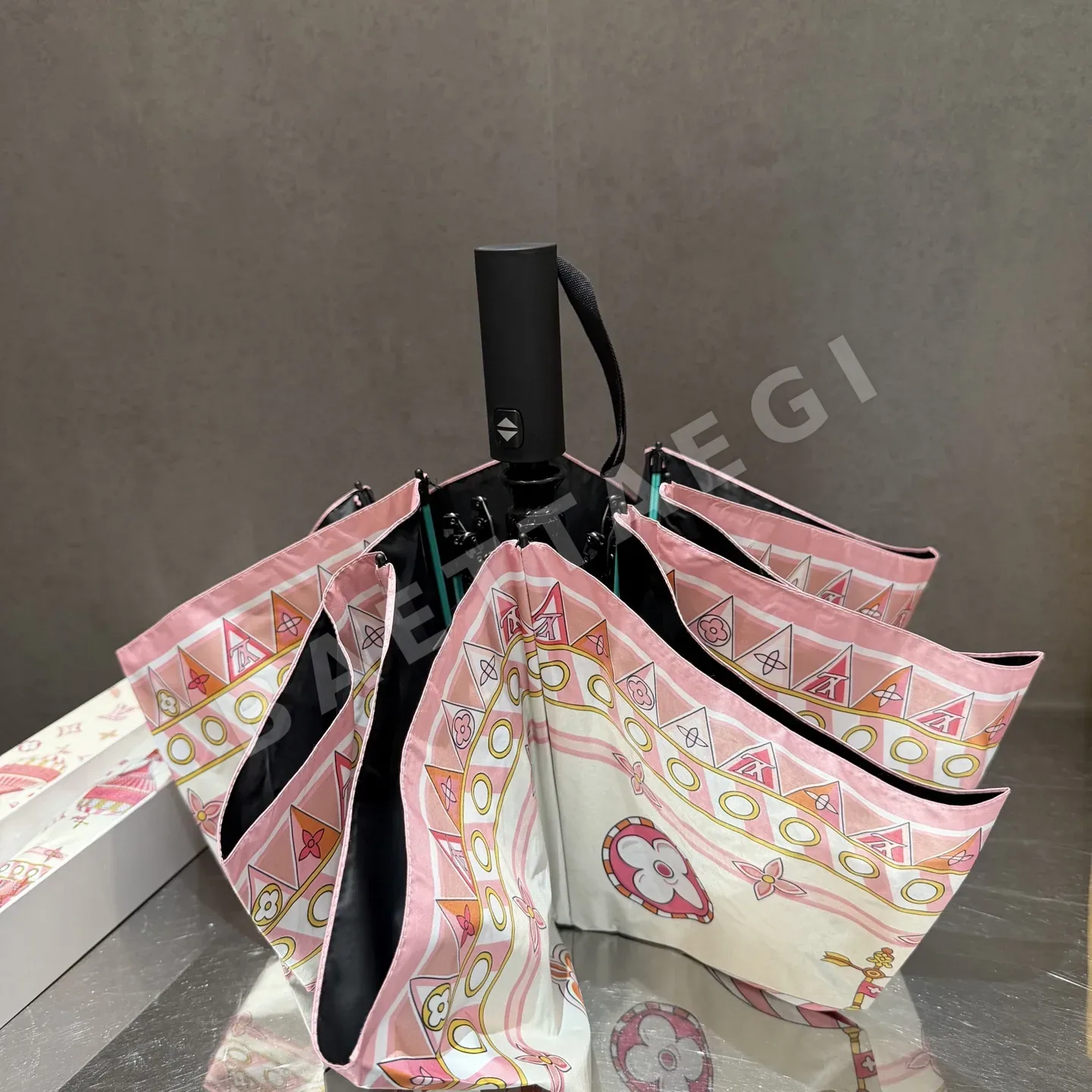 루이비통 3단 접이식 자동 우산 상세 이미지 3