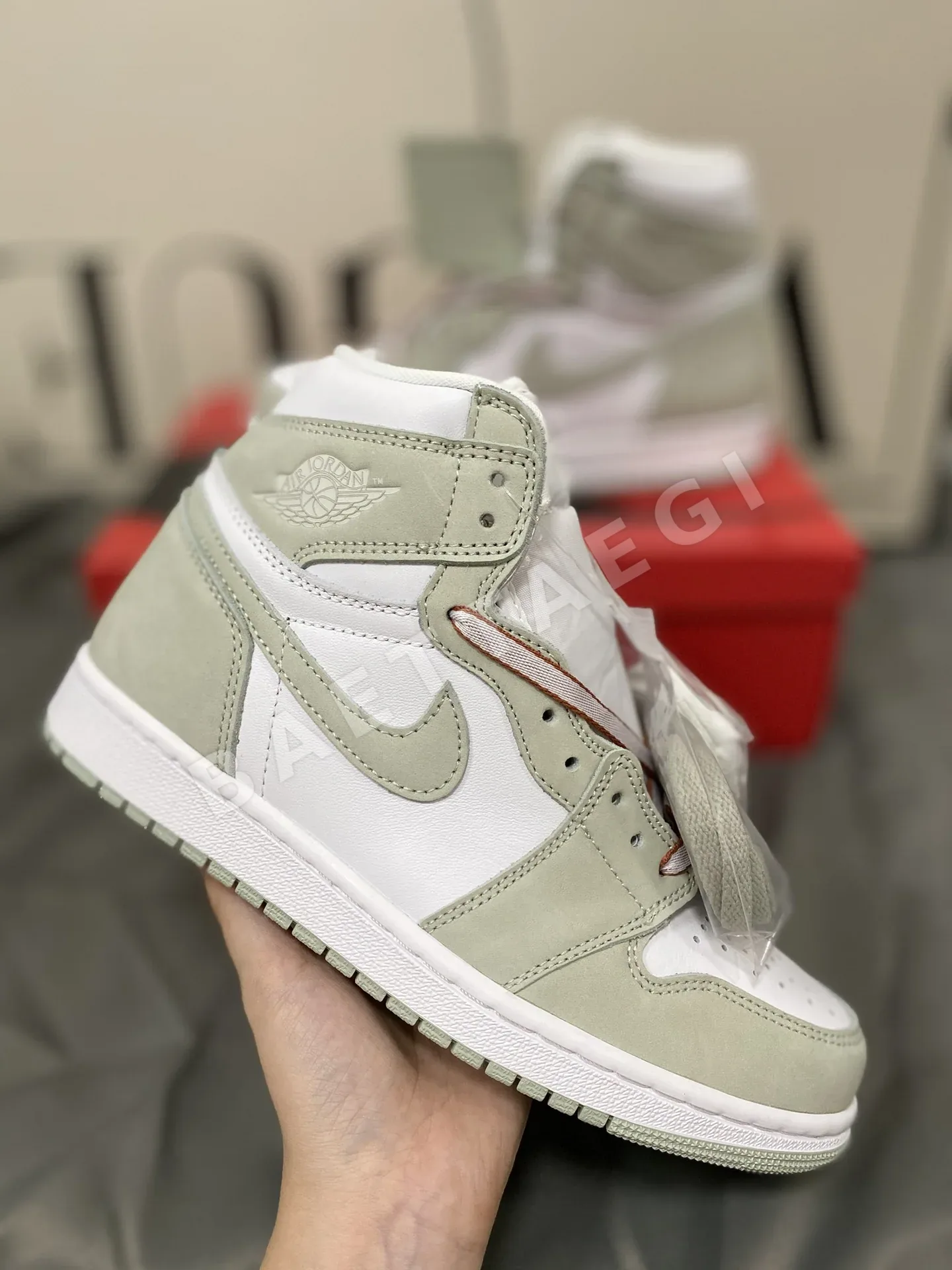 나이키조던 Air Jordan 1 Retro High OG 스니커즈 27727