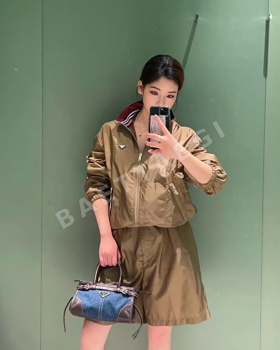 미우미우 카키 워크웨어 재킷 세트 상세 이미지 7