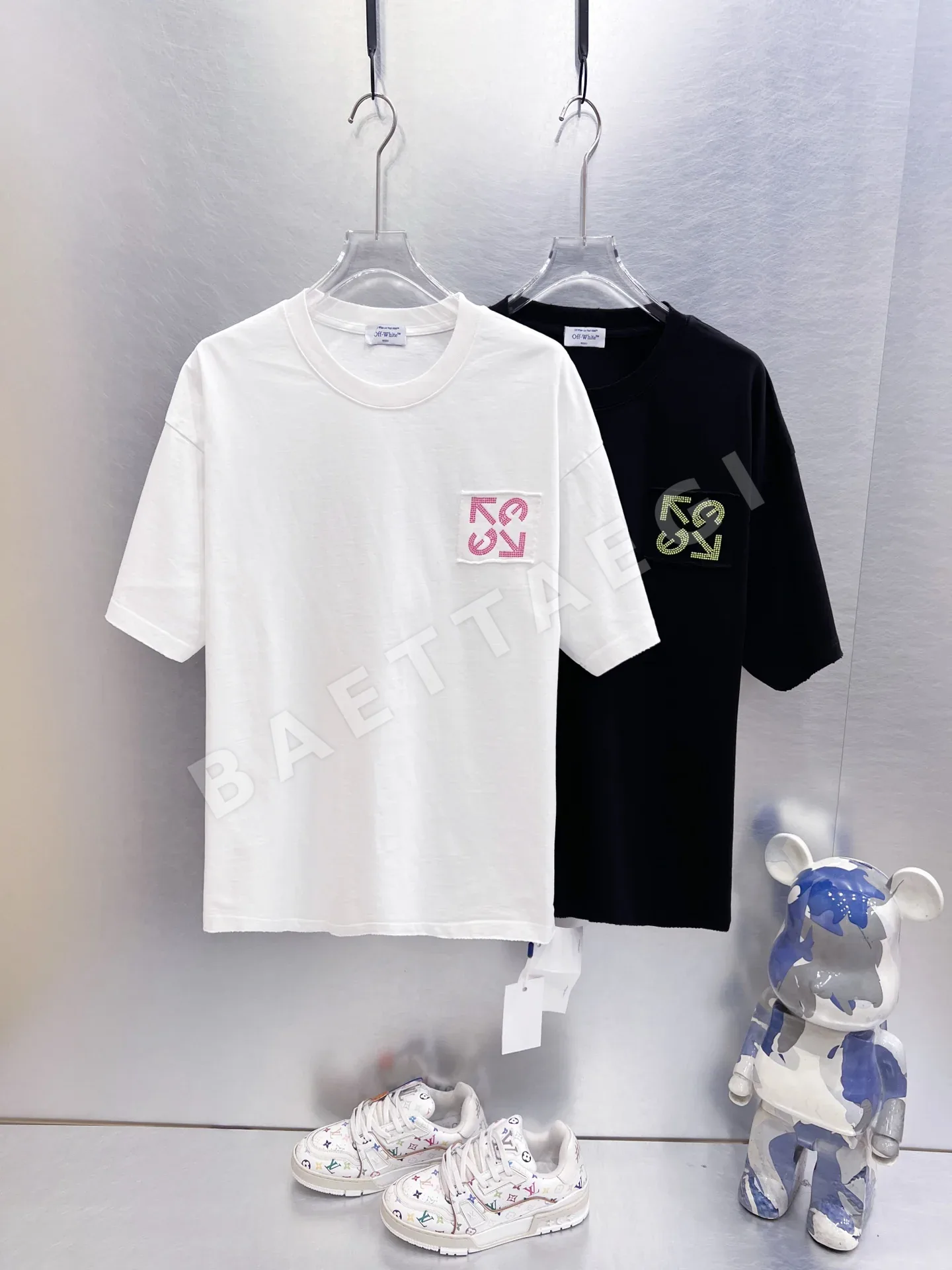 오프화이트 남성 반팔 87773