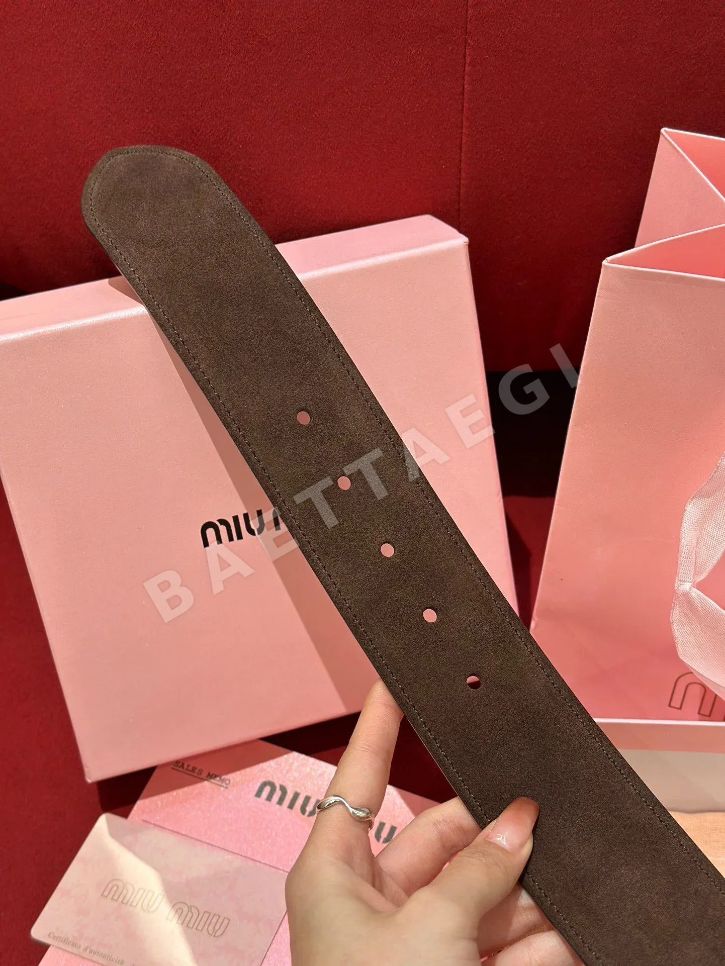 미우미우 램스킨 메탈 로고 벨트 상세 이미지 4