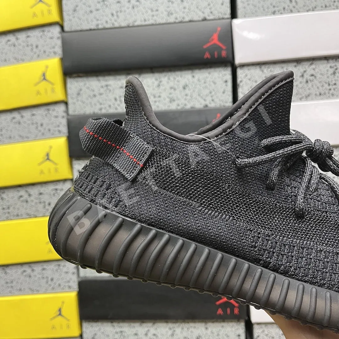 아디다스 [XQ] 이지 부스트 350 V2 FU9006 200772 Adidas Yeezy Boost 350 V2 Black 상세 이미지 4
