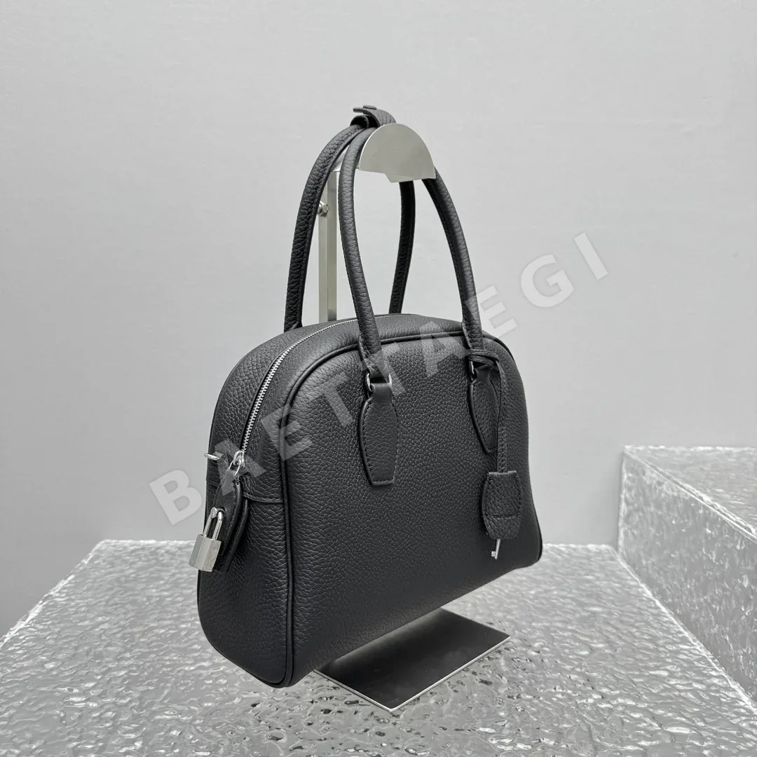 더로우 보울링백 가죽 핸드백 상세 이미지 17
