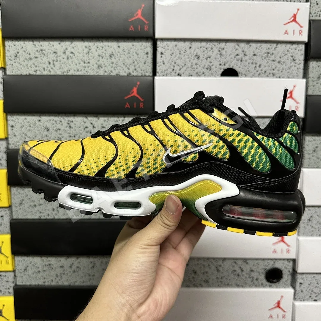 나이키 [DF] 에어 맥스 플러스 IB7671-700 201071 Nike Air Max Plus Varsity Maize Pine Green 상세 이미지 2
