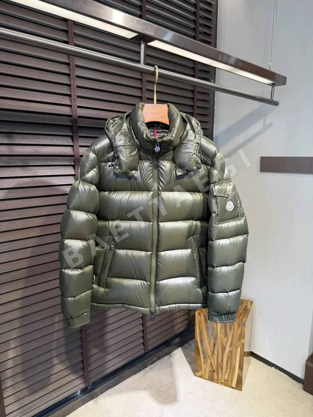 몽클레르 남성 화이트 덕다운 패딩 M8839
