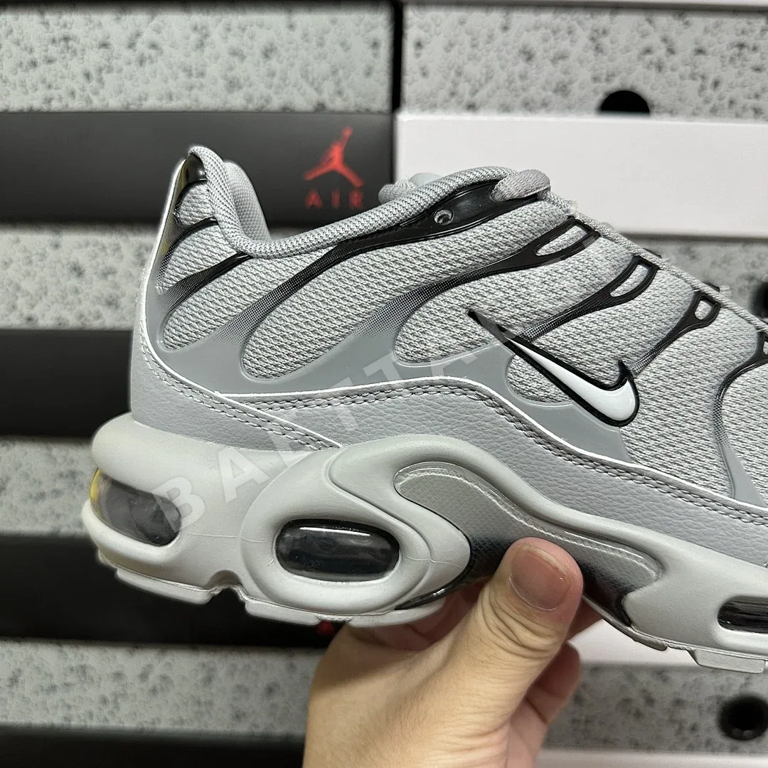 나이키 [DF] 에어 맥스 플러스 852630-021 201070 Nike Air Max Plus Wolf Grey 상세 이미지 4
