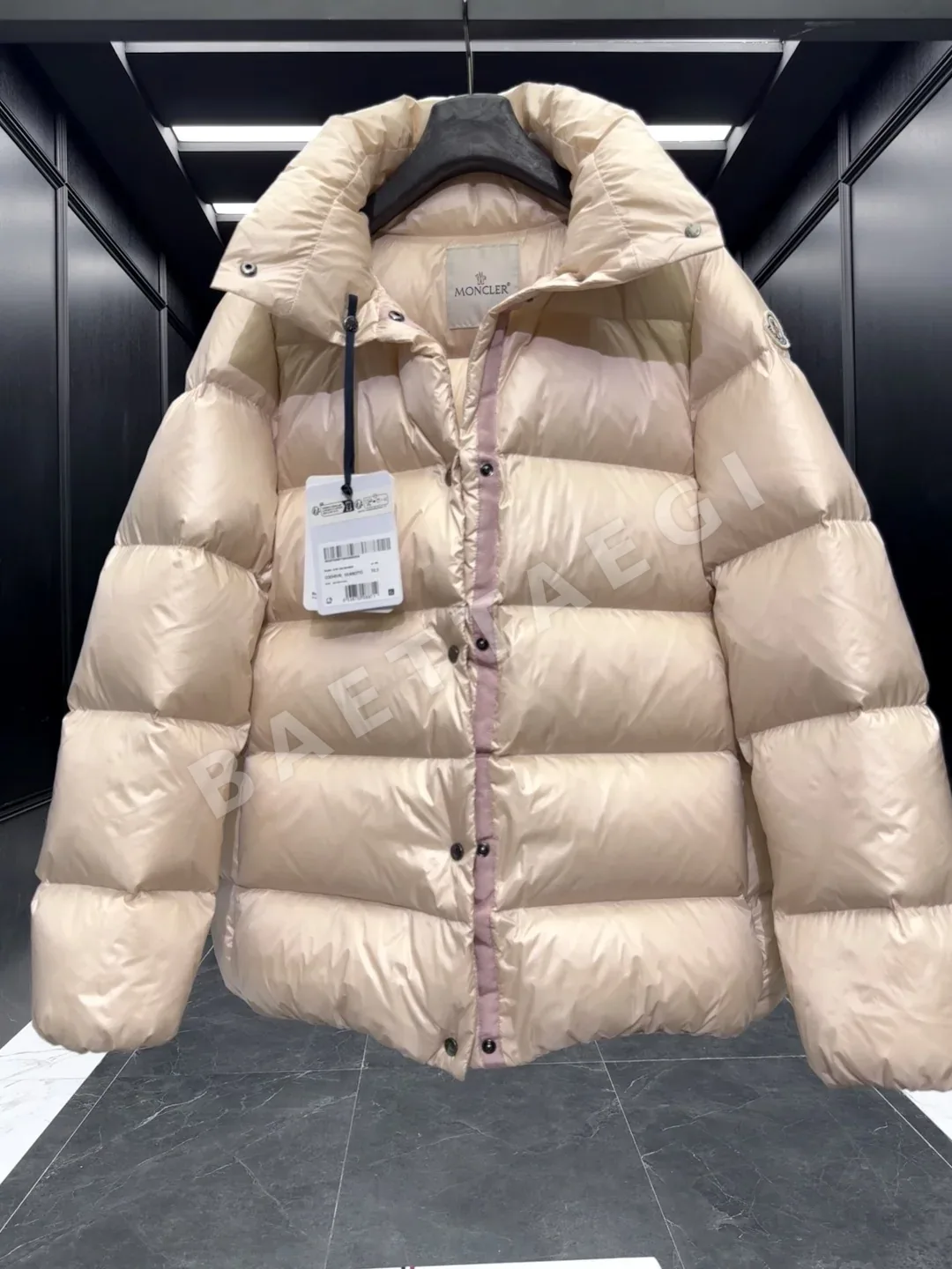 몽클레르 코체비스 여성 다운 패딩 재킷 상세 이미지 7