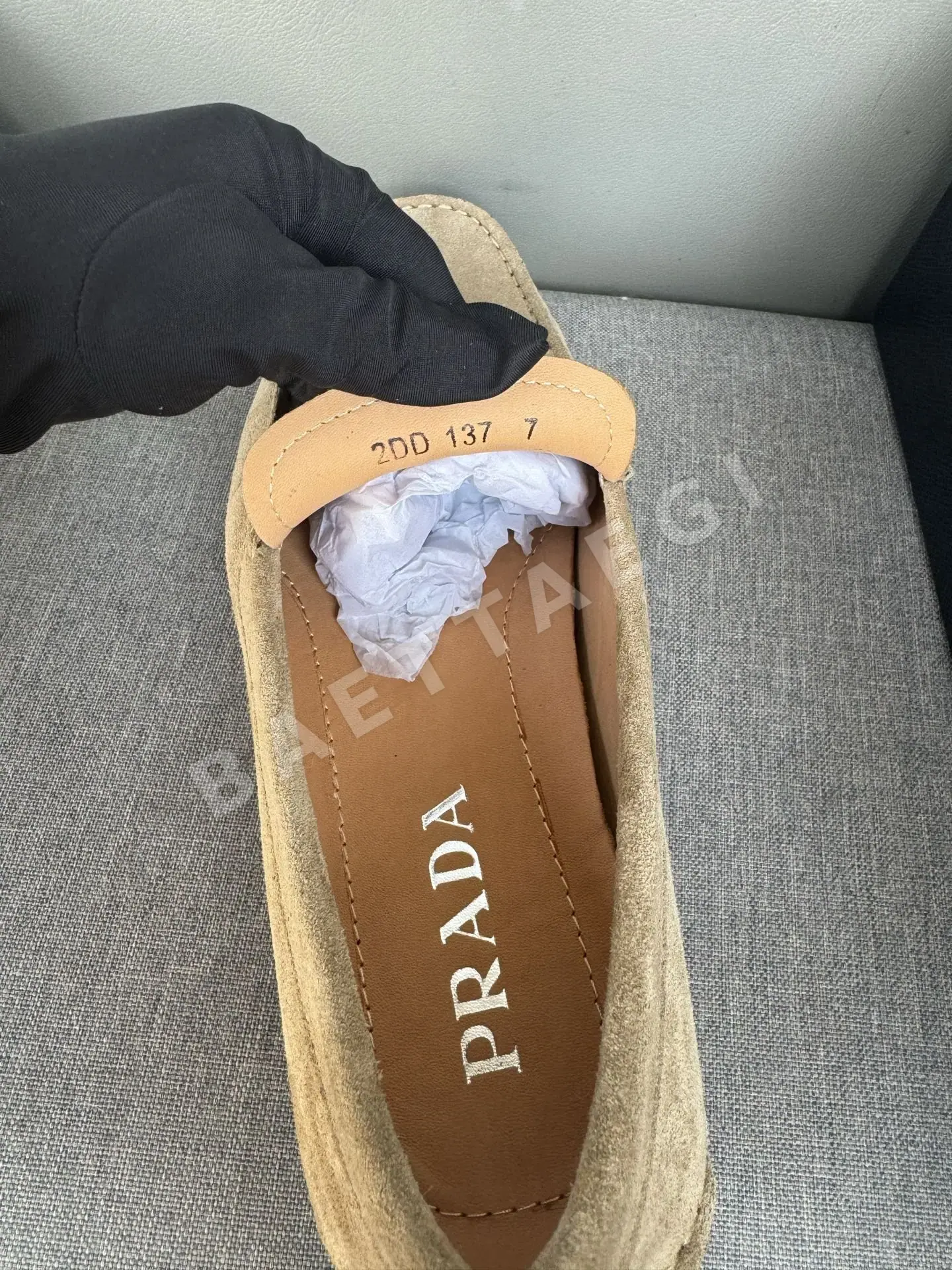프라다 스웨이드 남성용 클래식 드라이빙 로퍼 상세 이미지 5