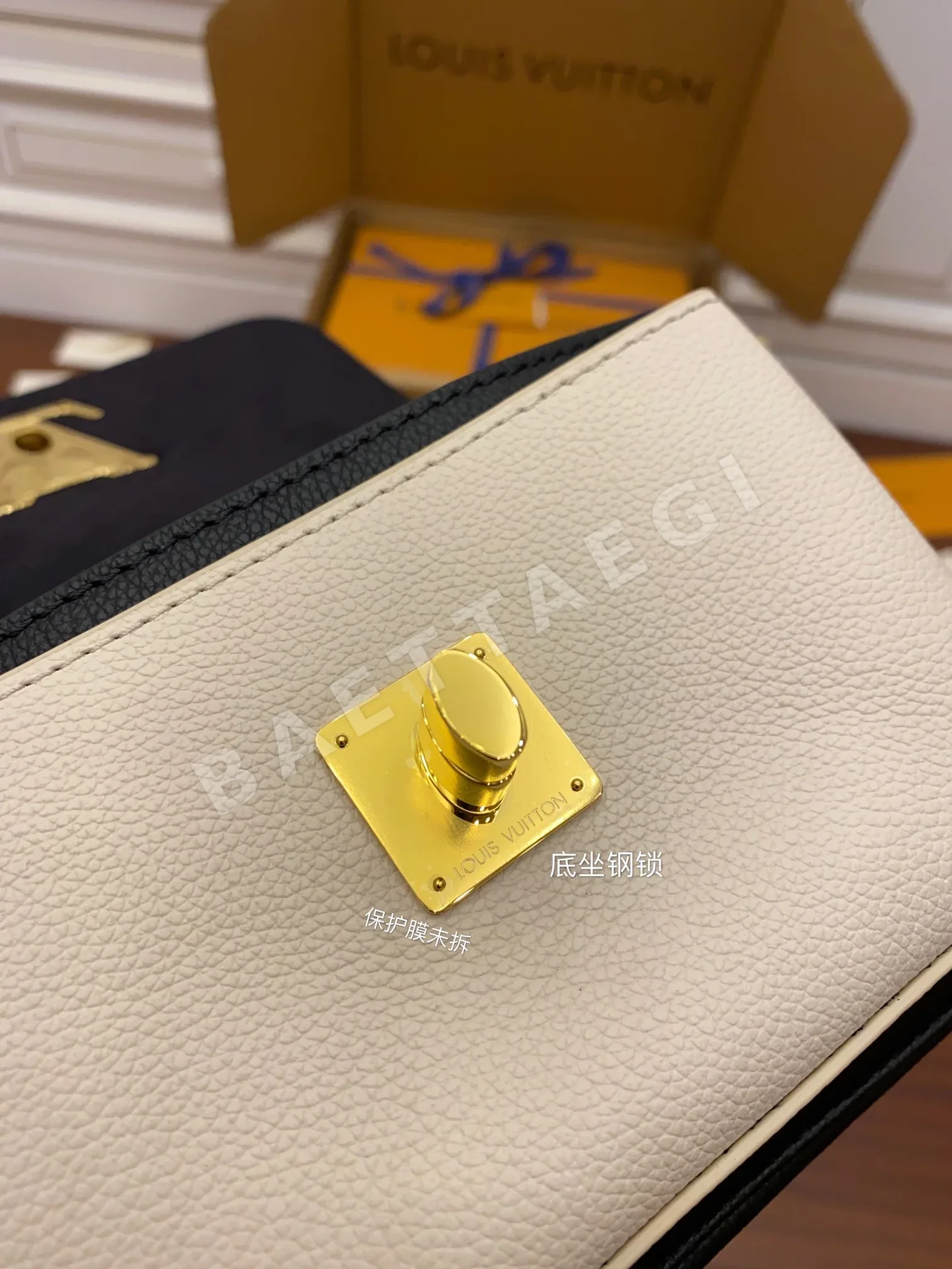 루이비통 M58557 가방 상세 이미지 6