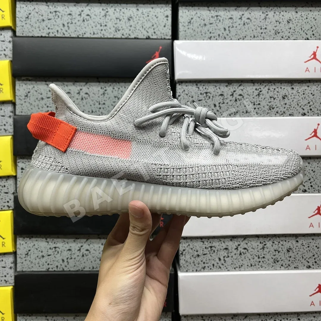 아디다스 [XQ] 이지 부스트 350 V2 FX9017 200787 Adidas Yeezy Boost 350 V2 Tail Light 상세 이미지 5