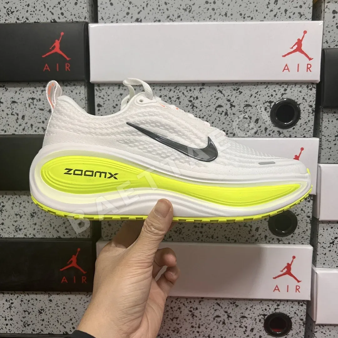 나이키 [XY] 보메로 플러스 HV8150-120 201266 Nike Vomero Plus White Barely Volt Black 상세 이미지 9