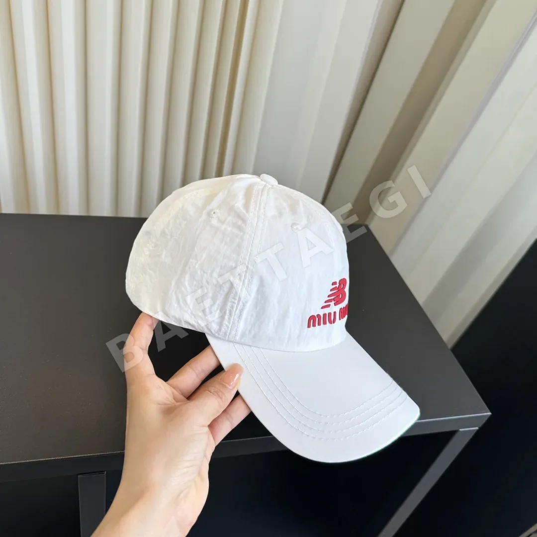 미우미우 오리지널 봄여름 야구모자 상세 이미지 3