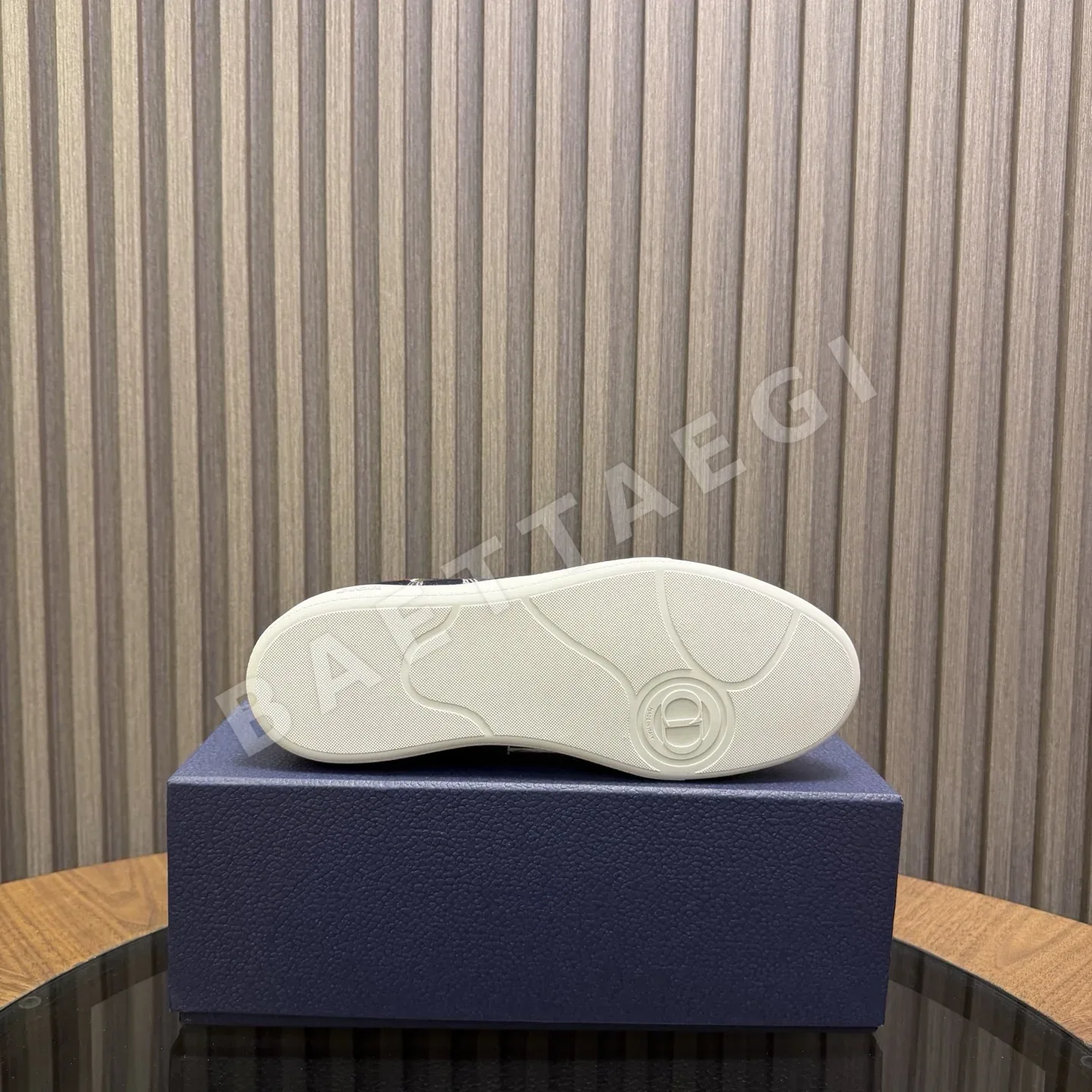 디올 스웨이드 누벅 레이스업 스니커즈 상세 이미지 7