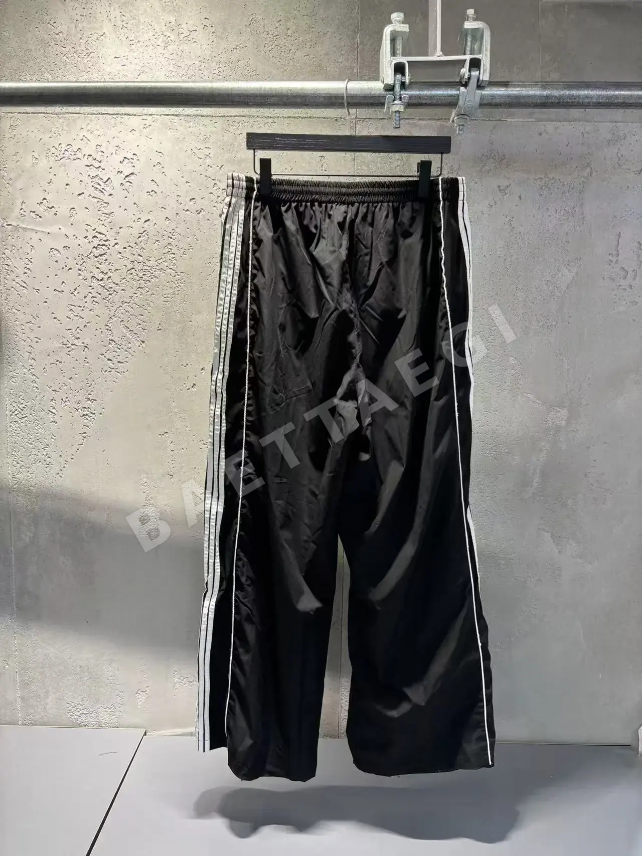 발렌시아가 남성 바지 상세 이미지 3
