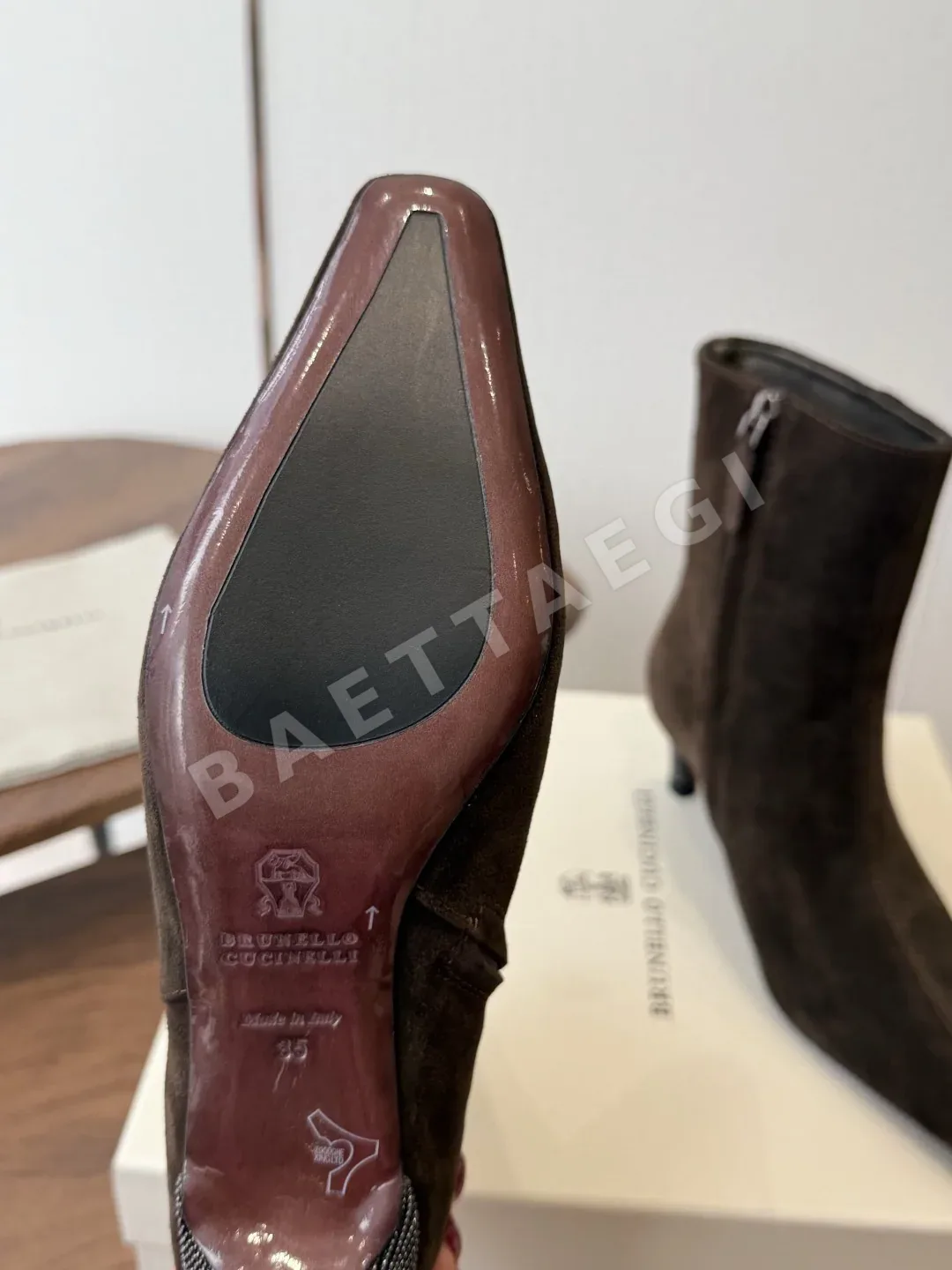 브루넬로쿠치넬리 포인티드 토 스틸레토 힐 미드카프 부츠 상세 이미지 9