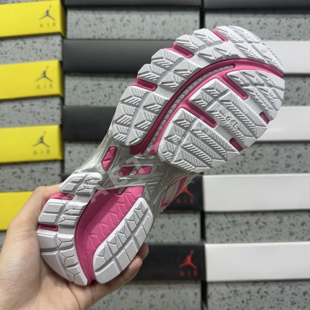 아식스 [TOP] 젤 카야노 20 1203A388-108 200480 Asics Gel-Kayano 20 상세 이미지 8