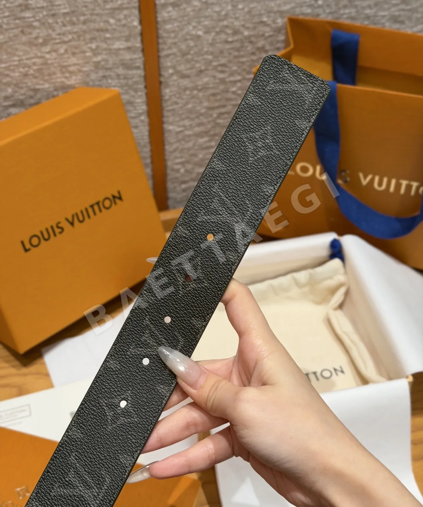 루이비통 이니셜 메탈 버클 40mm 리버시블 벨트 상세 이미지 7
