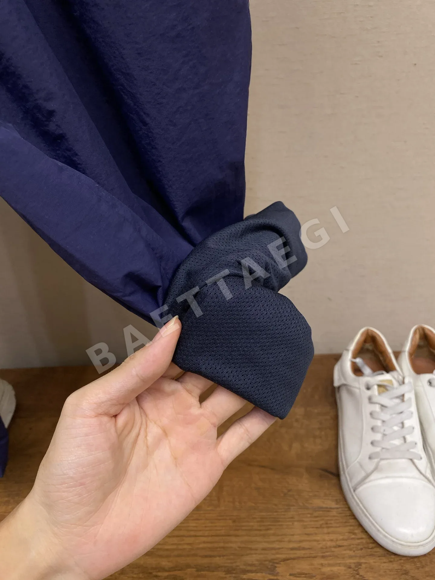 발렌시아가 나일론 주름 남성 바지 상세 이미지 8