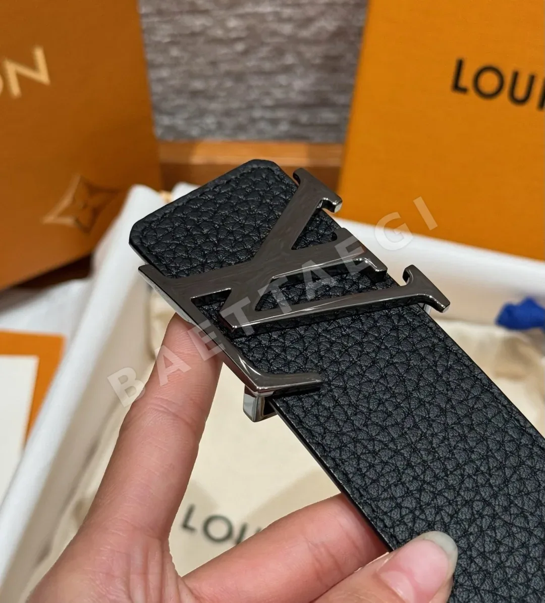 루이비통 TAURILLON 40mm 리버시블 벨트 상세 이미지 7