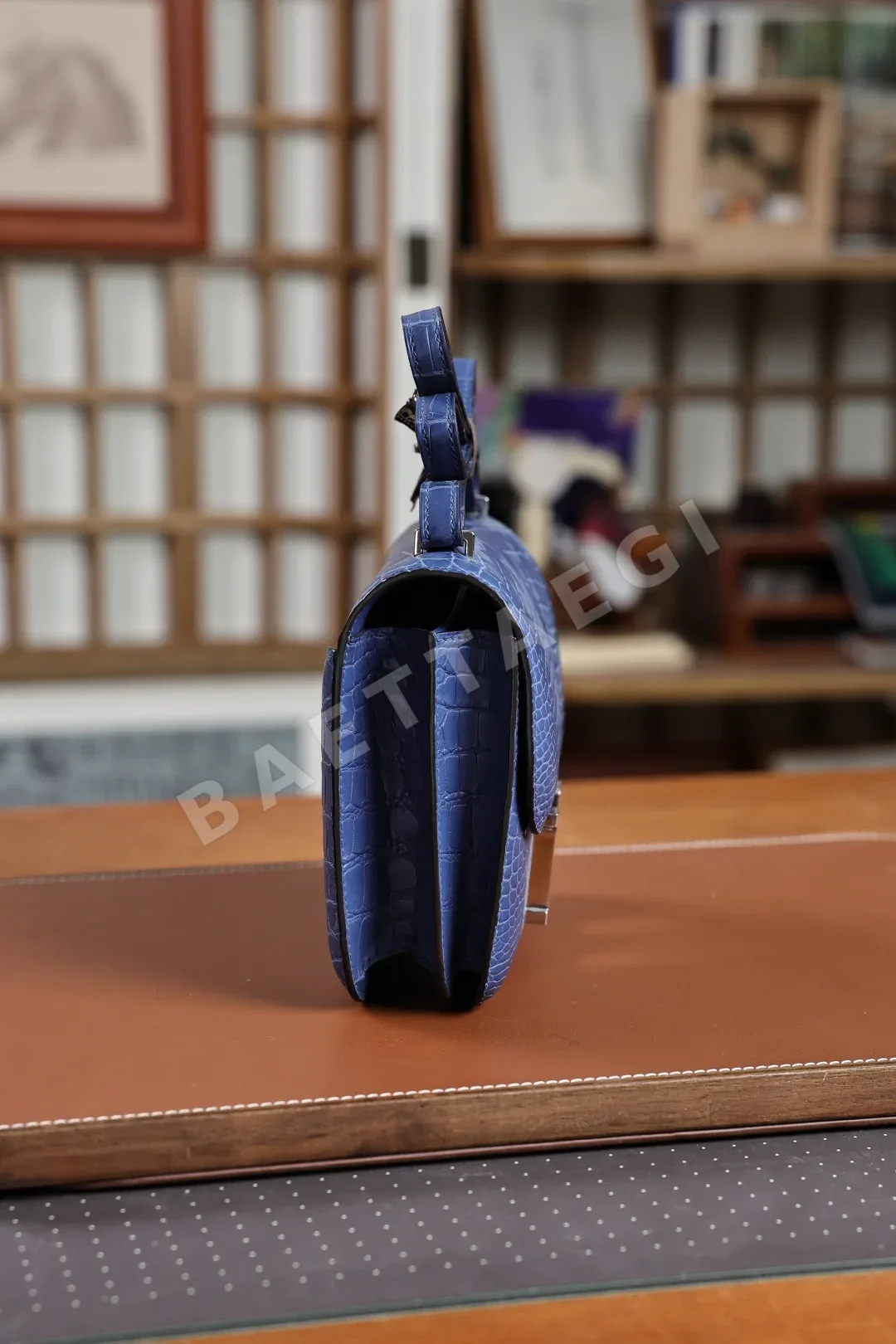 에르메스 콘스탄스 19 매트 아메리칸 크로코다일 가방 상세 이미지 2