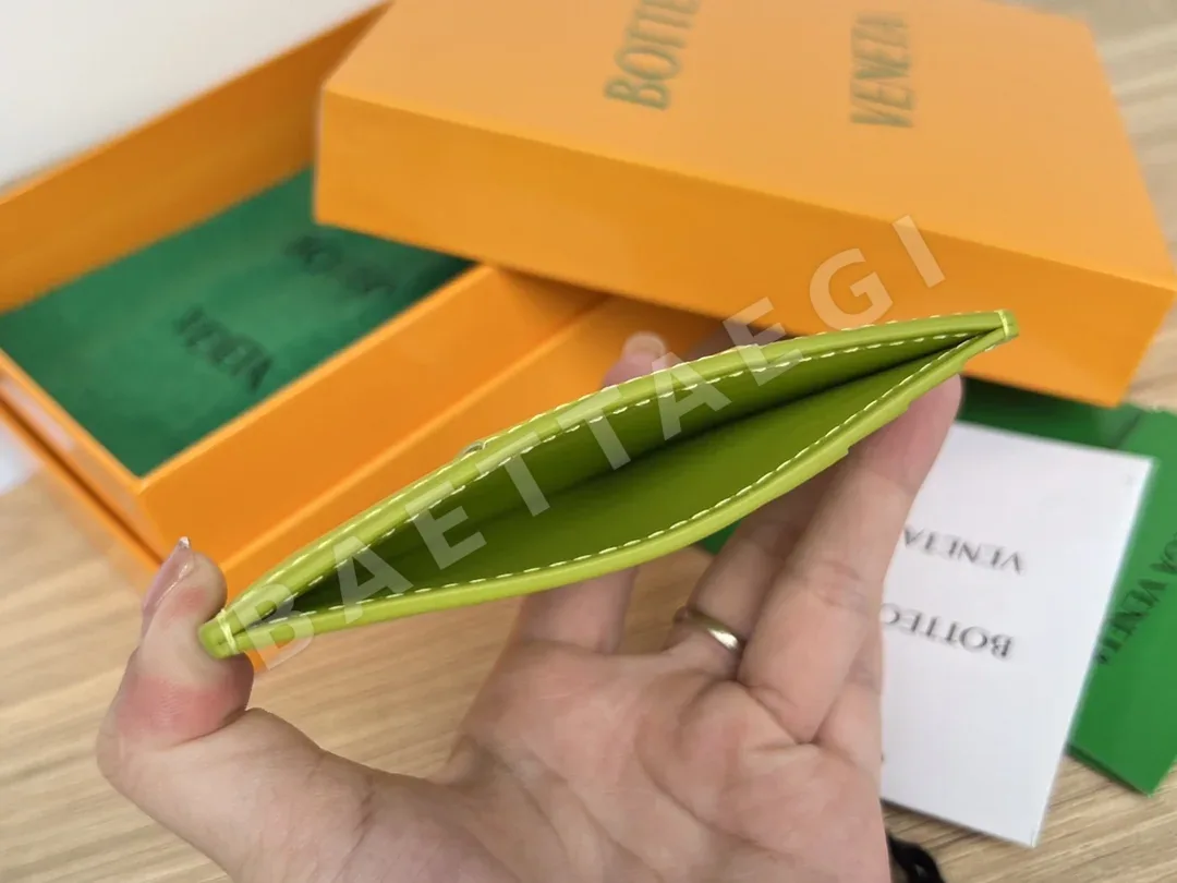 보테가베네타 우븐 카프스킨 카드 지갑 4602 상세 이미지 3