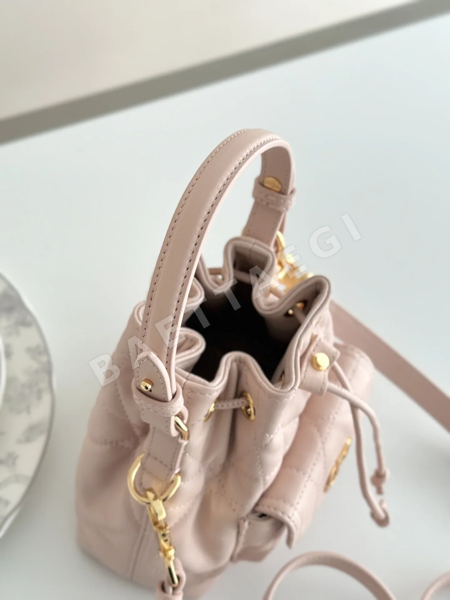 디올 클래식 카나쥬 드로스트링 복주머니 가방 상세 이미지 5
