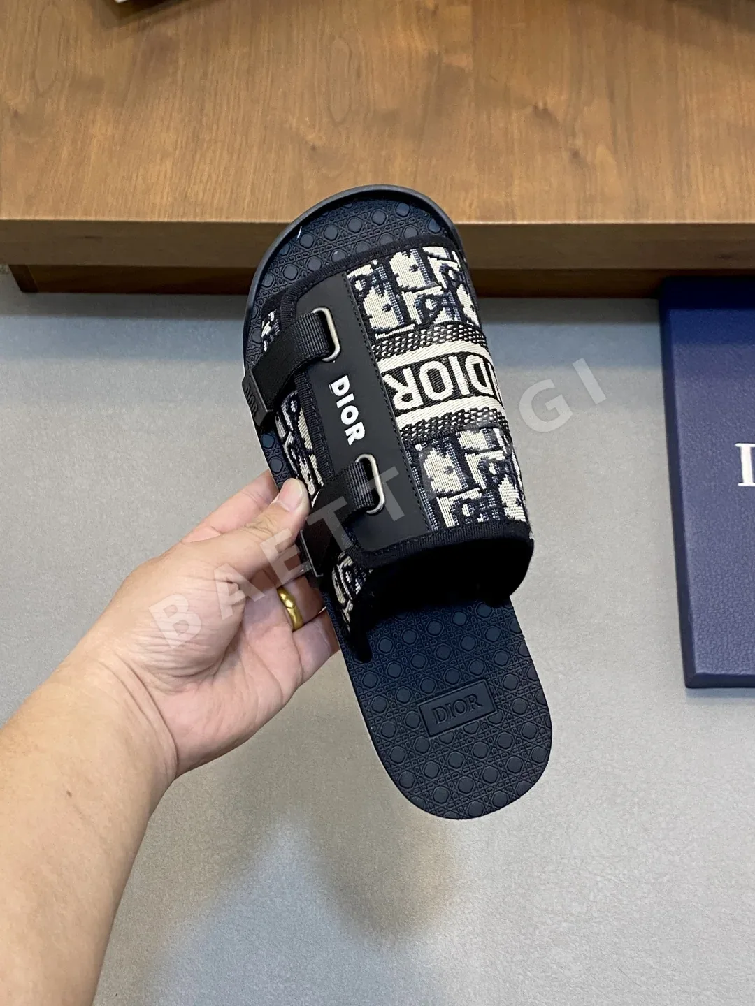 디올 샌들 블랙 러버 오블리크 프린트 상세 이미지 7