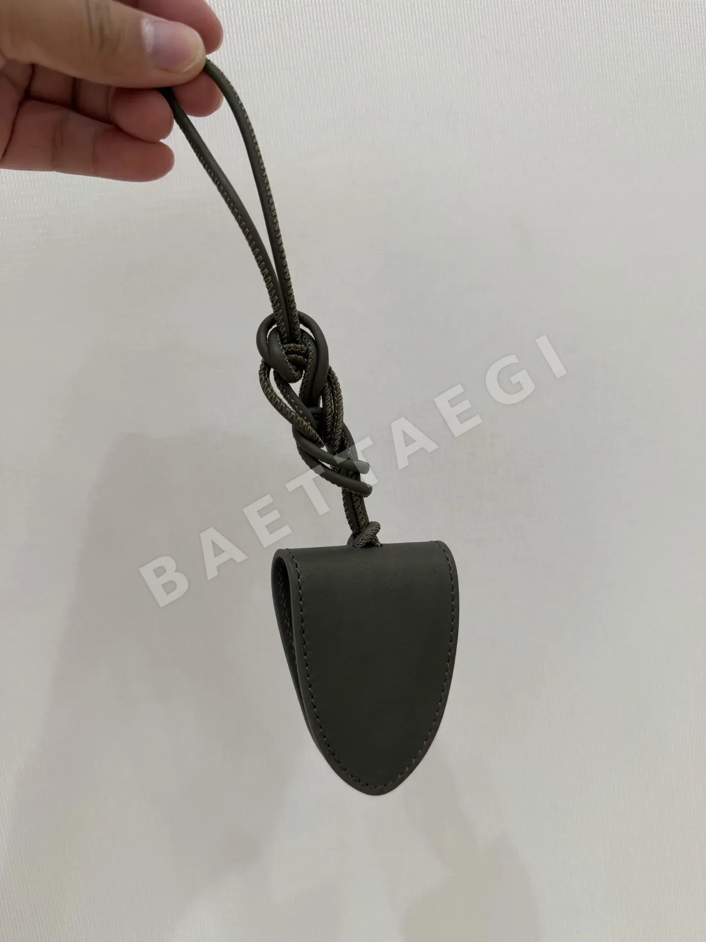 더로우 소가죽 안경 케이스 키링 상세 이미지 2
