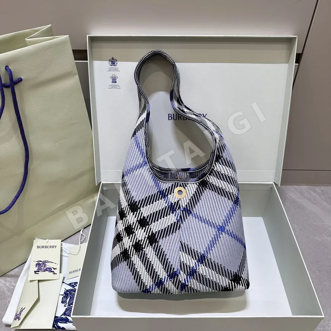 버버리 체크 패턴 니트 숄더백 389153 상세 이미지 2