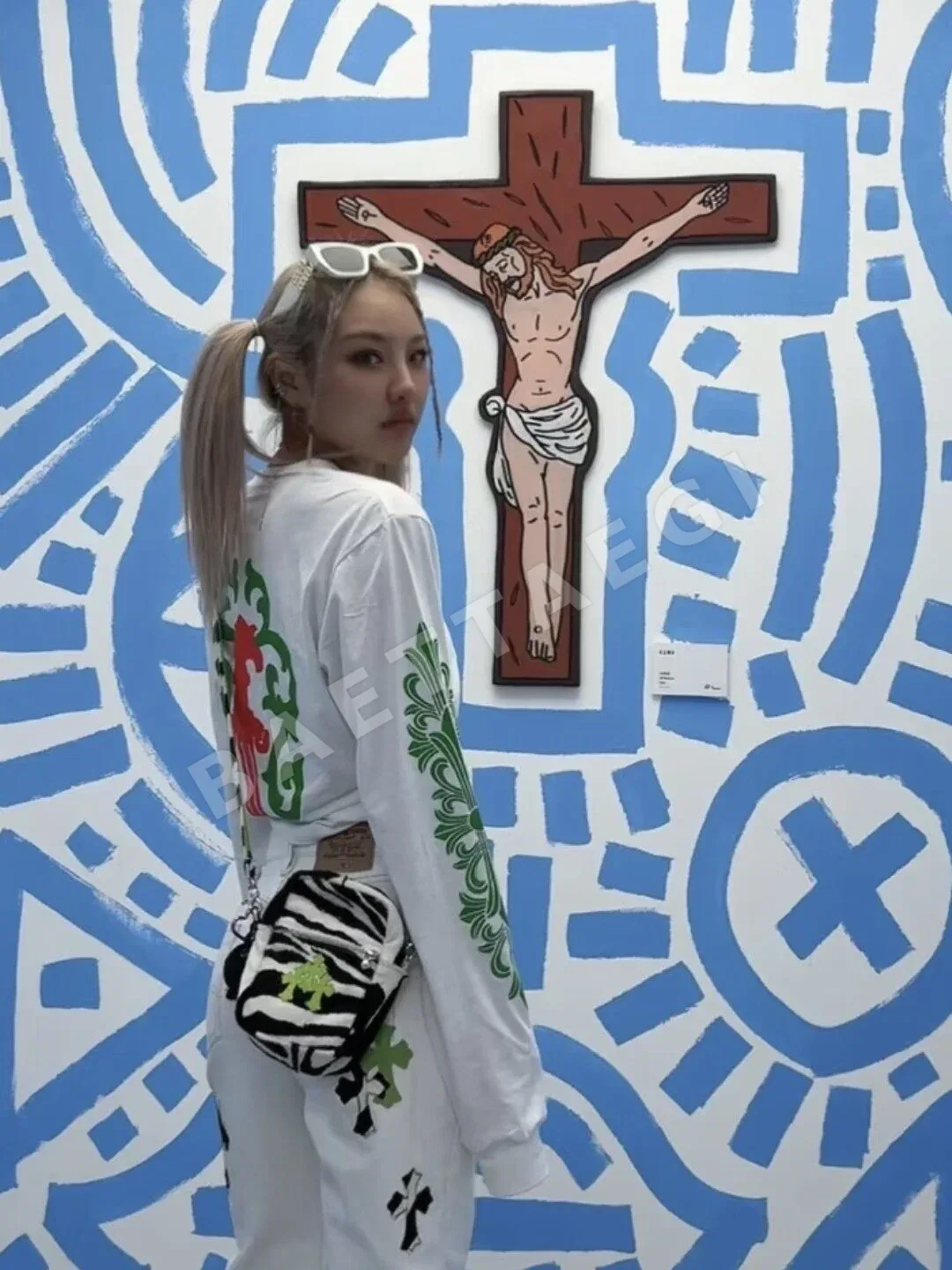 크롬하츠 애플그린 제브라 호스헤어 카메라 크로스 바디 가방 상세 이미지 13