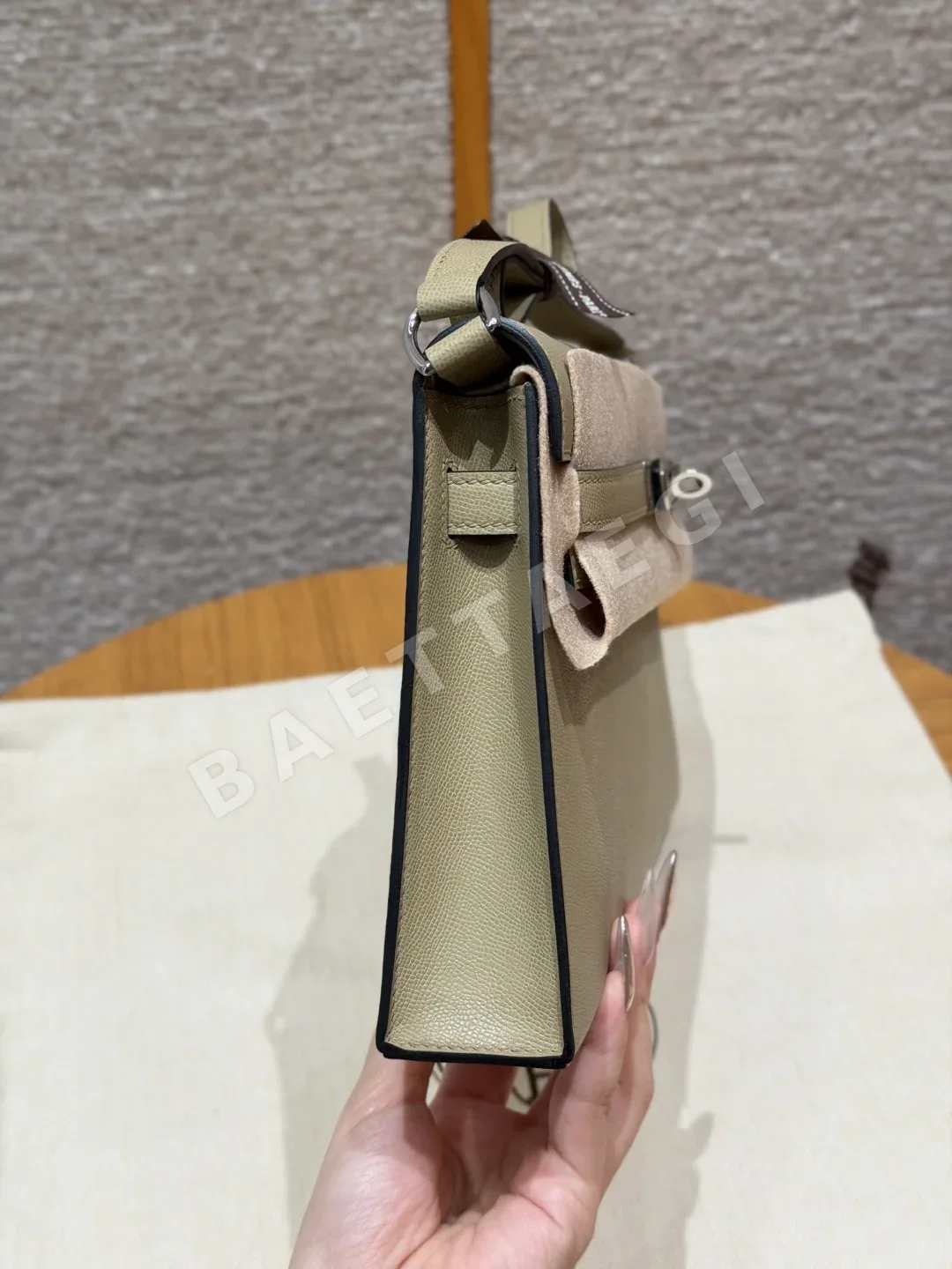 에르메스 켈리 엘란 트렌치 가죽 언더암 가방 상세 이미지 2