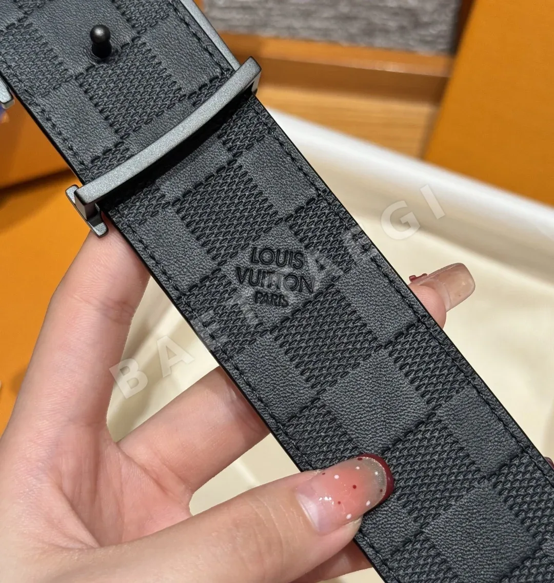 루이비통 이니셜 40mm 리버서블 가죽 벨트 상세 이미지 8