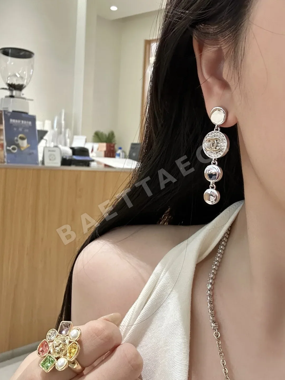 샤넬 라운드 다이아몬드 더블 C 귀걸이 상세 이미지 3