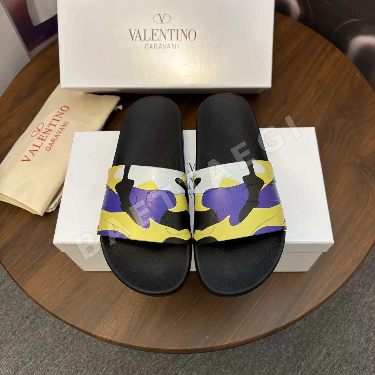 발렌티노 슬리퍼 134861