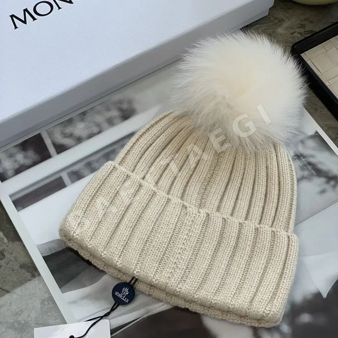 몽클레르 울 폭스퍼 폼폼 모자 상세 이미지 2