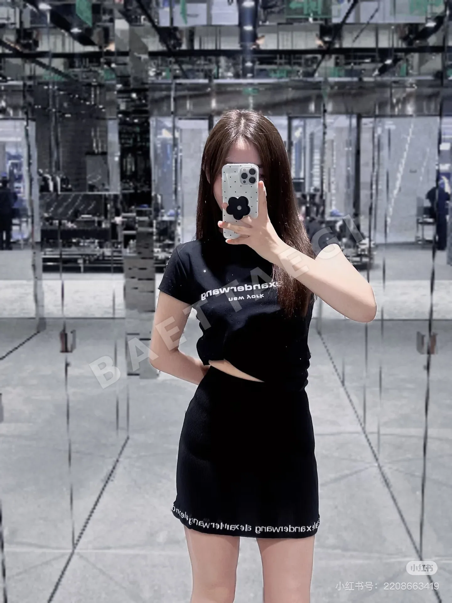 알렉산더왕 라인스톤 슬림핏 여성 반팔 탑 상세 이미지 5