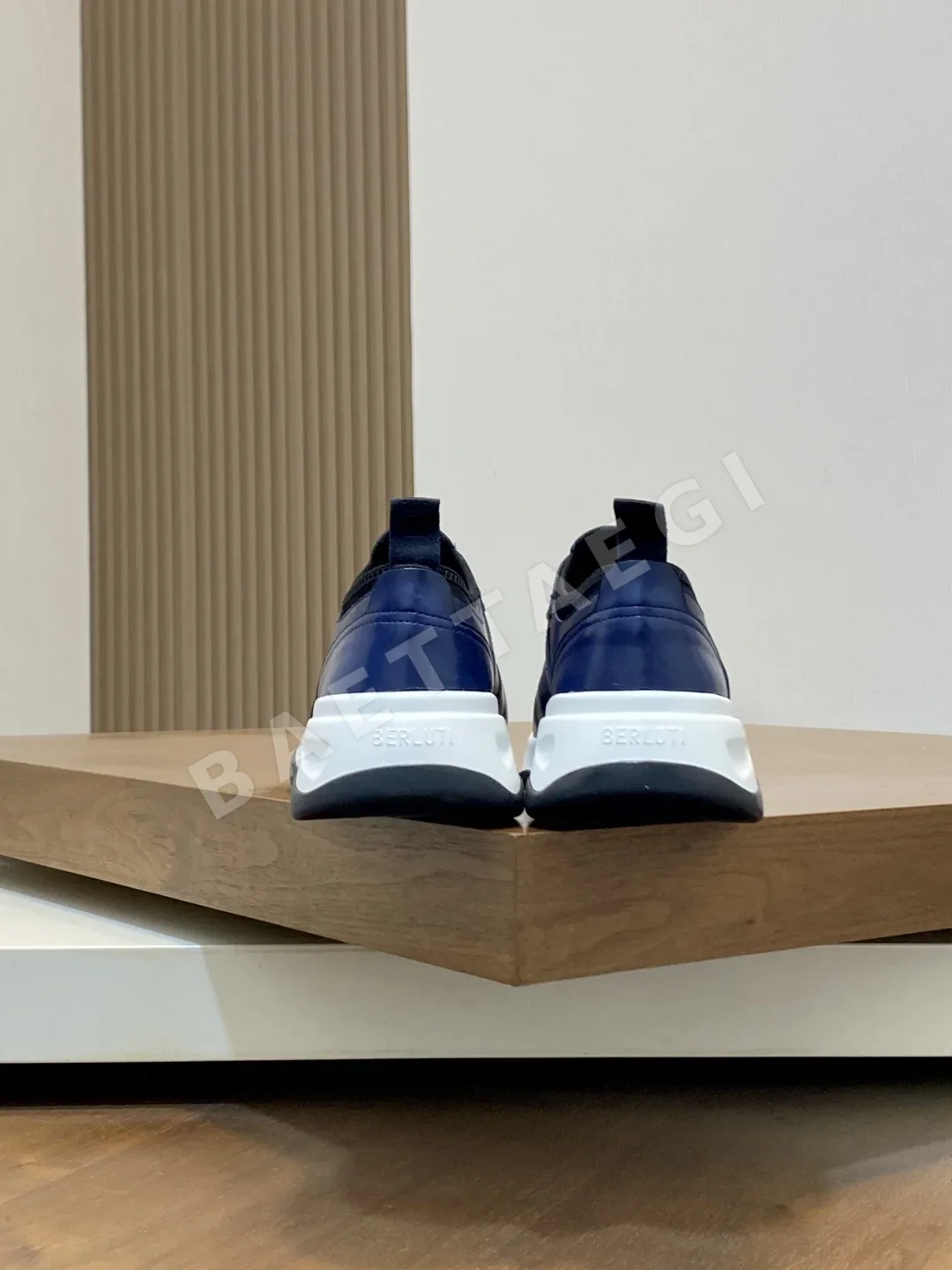 벨루티 핸드페인트 미드탑 남성 신발 상세 이미지 8