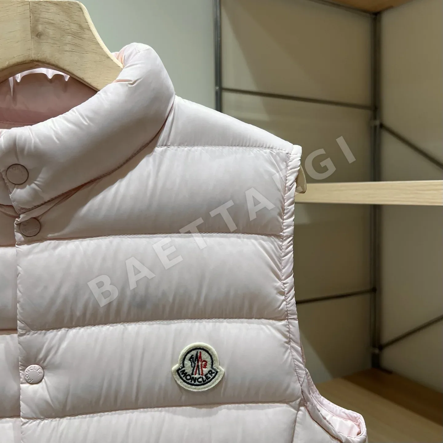 몽클레르 리앙 다운 스탠드 카라 여성 조끼 상세 이미지 5