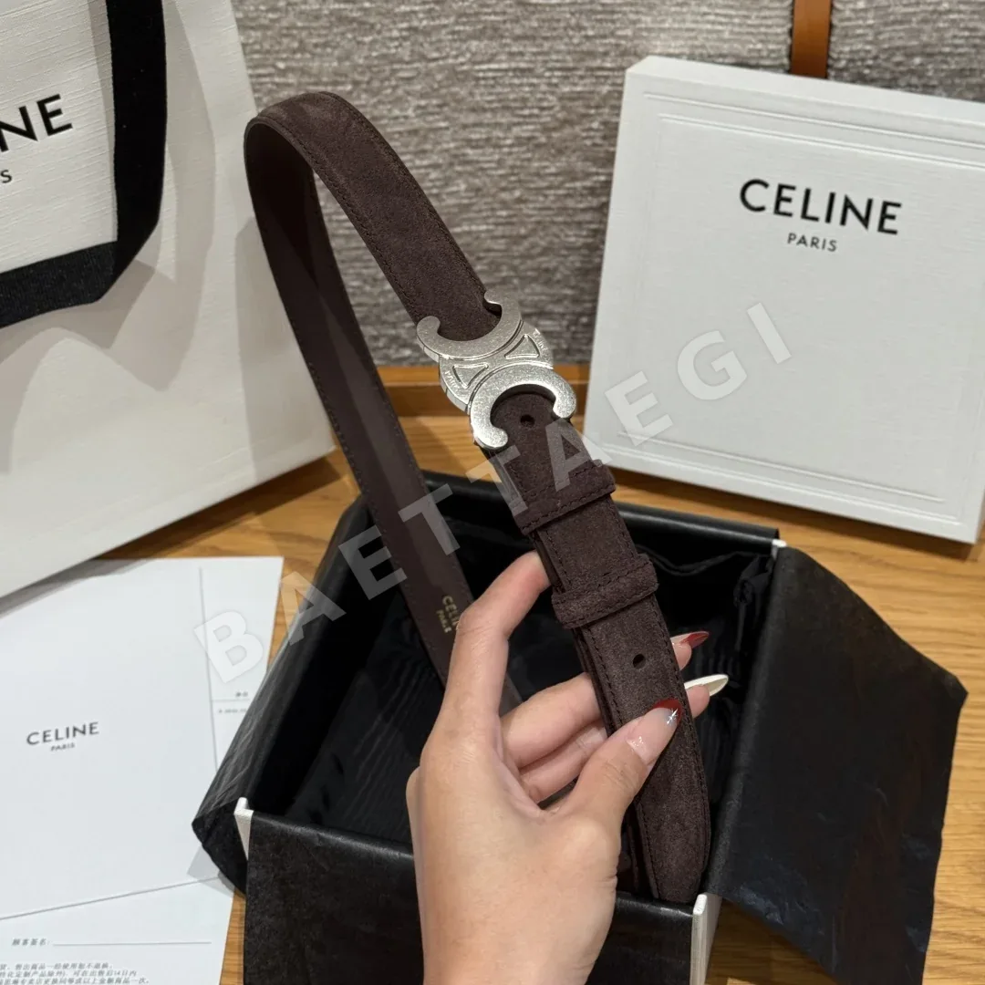 셀린느 TRIOMPHE 중형 스웨이드 소가죽 벨트 상세 이미지 3