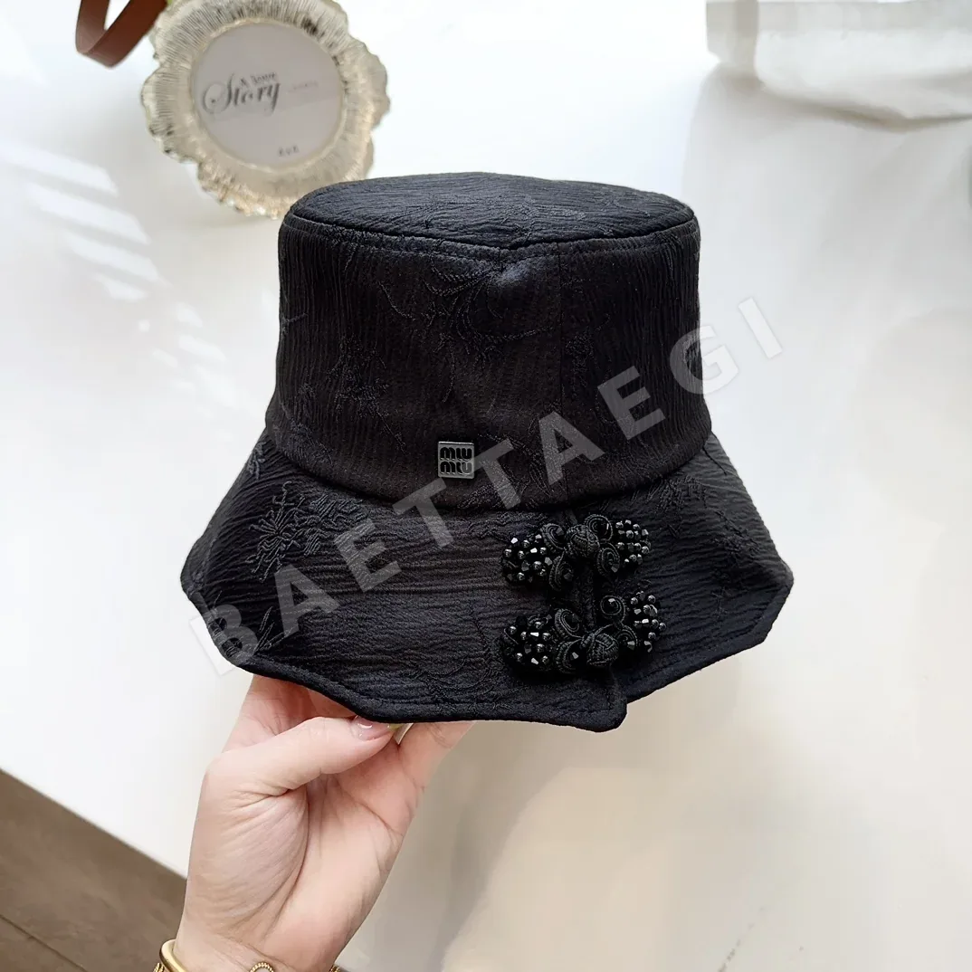 미우미우 모자 81043 Miu Miu Cap 상세 이미지 2