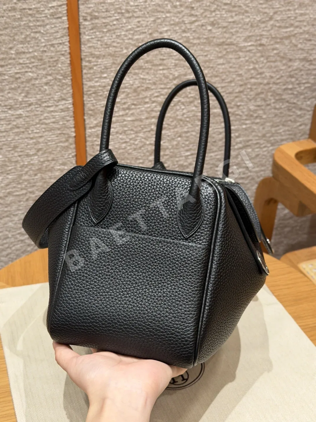 에르메스 린디 26 블랙 가방 상세 이미지 3