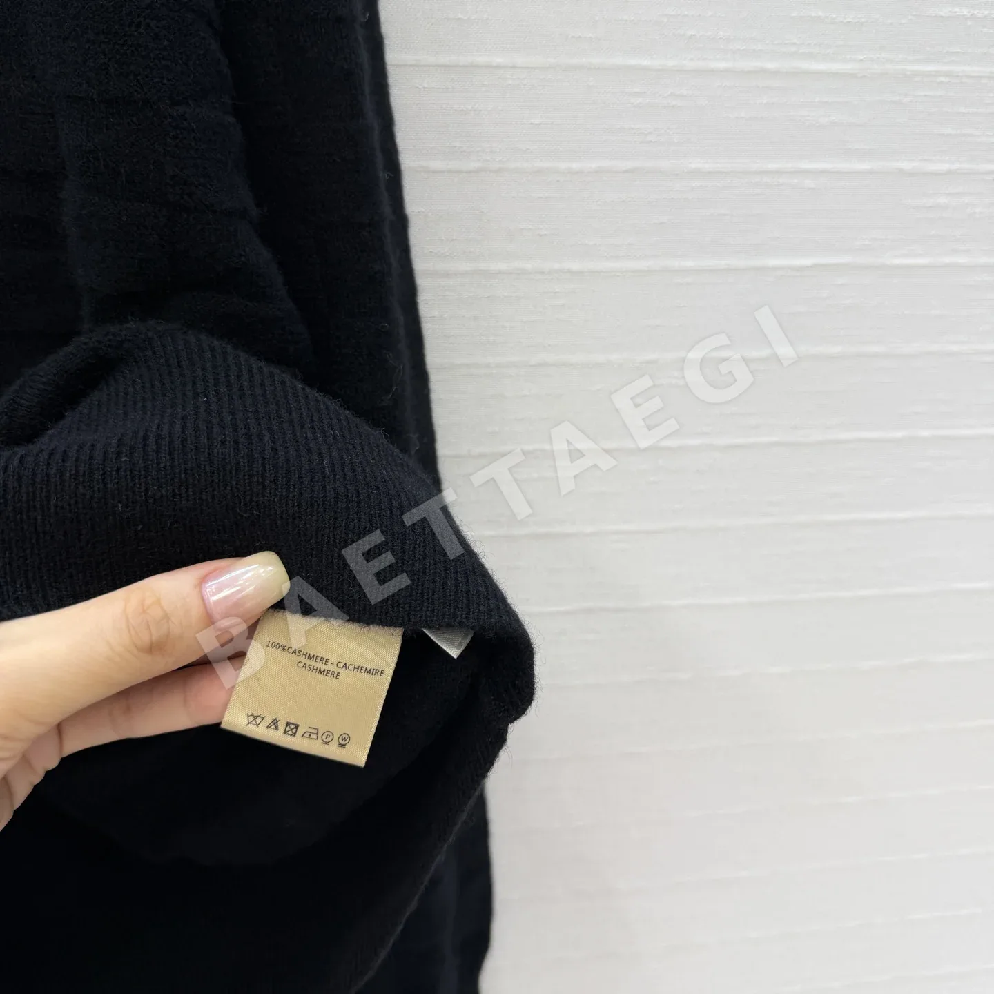 에르메스 캐시미어 메탈 버클 V넥 가디건 상세 이미지 8