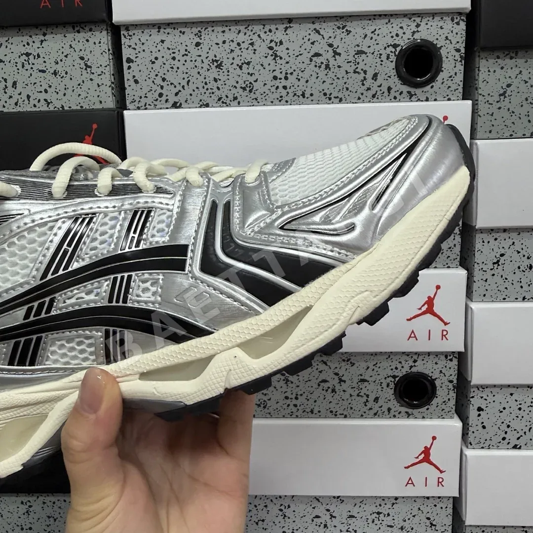아식스 [TOP] 젤 카야노 14 1201A457-101 200309 Asics Gel-Kayano 14 JJJJound Silver Black 상세 이미지 9